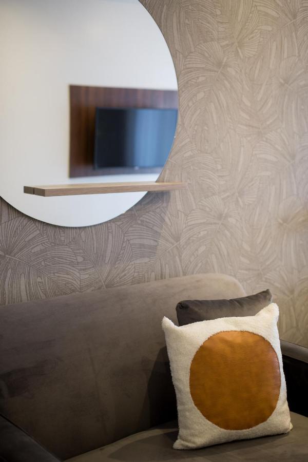 Romantic Studio In The Heart Of Little Italy By Den Stays Montréal Exterior foto
