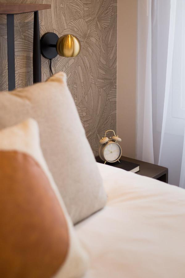 Romantic Studio In The Heart Of Little Italy By Den Stays Montréal Exterior foto