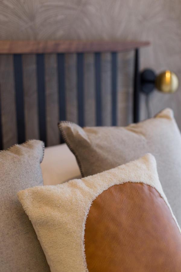 Romantic Studio In The Heart Of Little Italy By Den Stays Montréal Exterior foto